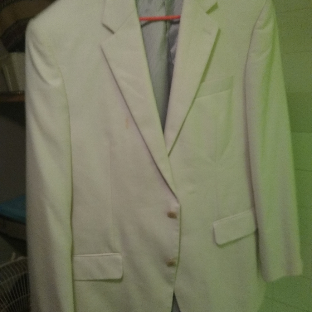Croft & Barrow size 40 regular cream color